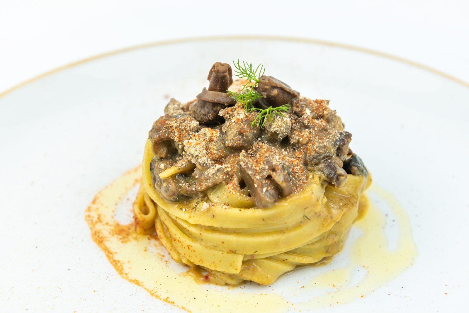 Nid de tagliatelles aux champignons